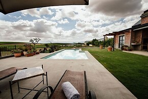 Vineyard Views Country House