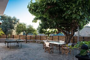 Maro's Village House, Private & Serene Stone Villa