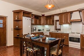 Maro's Village House, Private & Serene Stone Villa