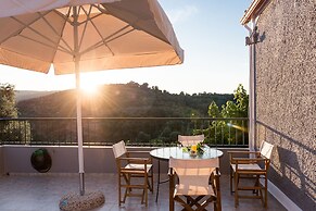 Maro's Village House, Private & Serene Stone Villa