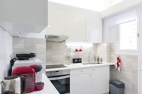 Newly Renovated Stylish Urban Flat