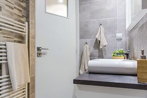 Newly Renovated Stylish Urban Flat