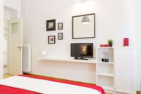 Newly Renovated Stylish Urban Flat