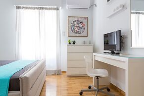 Newly Renovated Stylish Urban Flat