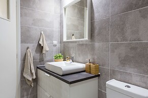 Newly Renovated Stylish Urban Flat