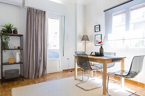 Newly Renovated Stylish Urban Flat