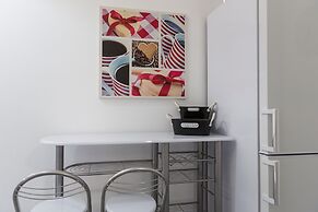 Newly Renovated Stylish Urban Flat