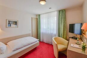 Mayers Waldhorn Hotel