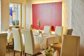 Mayers Waldhorn Hotel