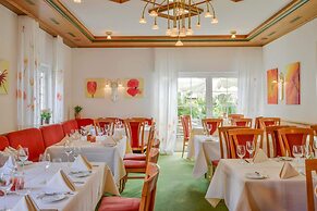 Mayers Waldhorn Hotel