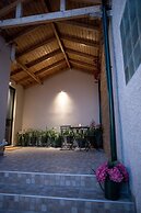 Oikia Eleanthi - Beachfront Garden Home