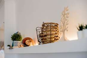 Oikia Eleanthi - Beachfront Garden Home