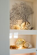 Oikia Eleanthi - Beachfront Garden Home