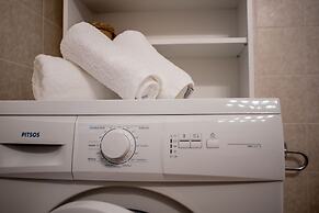 Oikia Eleanthi - Beachfront Garden Home