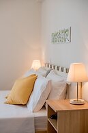 Oikia Eleanthi - Beachfront Garden Home