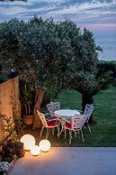 Oikia Eleanthi - Beachfront Garden Home