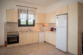 Oikia Eleanthi - Beachfront Garden Home