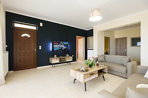 NeSo - Peter's Flat steps to Beach with Great Views