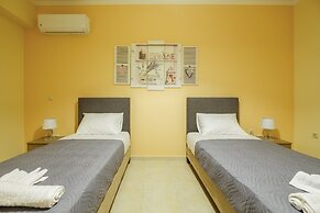 NeSo - Peter's Flat steps to Beach with Great Views