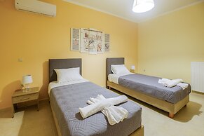 NeSo - Peter's Flat steps to Beach with Great Views