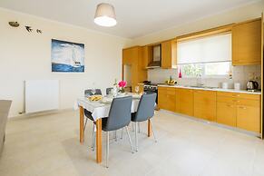 NeSo - Peter's Flat steps to Beach with Great Views