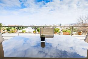 NeSo - Peter's Flat steps to Beach with Great Views