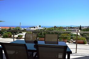 NeSo - Peter's Flat steps to Beach with Great Views