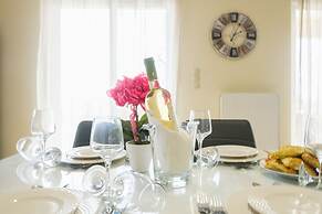 NeSo - Peter's Flat steps to Beach with Great Views