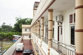 OYO 1764 Sopou Penginapan Rinal & Tuah