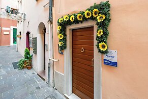 Flowers Apartments