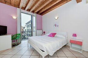 Flowers Apartments
