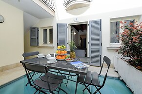 Flowers Apartments