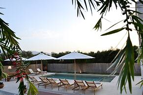 Private Pool Luxurious Villa with Parking & BBQ