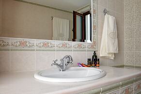 Private Pool Luxurious Villa with Parking & BBQ