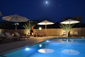 Private Pool Luxurious Villa with Parking & BBQ