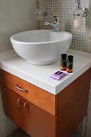 Private Pool Luxurious Villa with Parking & BBQ