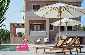 Private Pool Luxurious Villa with Parking & BBQ