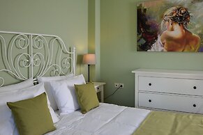 Private Pool Luxurious Villa with Parking & BBQ