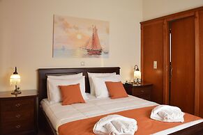 Private Pool Luxurious Villa with Parking & BBQ