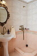 Private Pool Luxurious Villa with Parking & BBQ