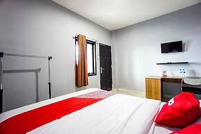 OYO 1680 Hanna Residence