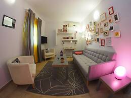 Psirri Artistic Rooftop Apartment with Acropolis View