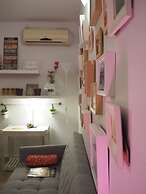 Psirri Artistic Rooftop Apartment with Acropolis View