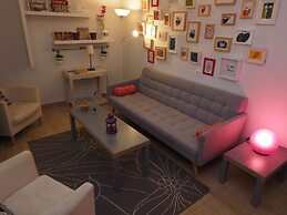 Psirri Artistic Rooftop Apartment with Acropolis View