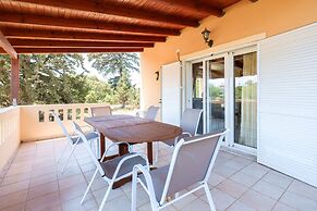 Relaxing Family Home near Beaches