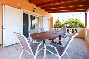 Relaxing Family Home near Beaches