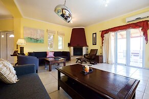 Relaxing Family Home near Beaches