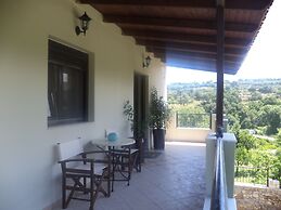 Rural Spacious Villa with Pool at Central Crete