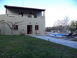 Rural Spacious Villa with Pool at Central Crete