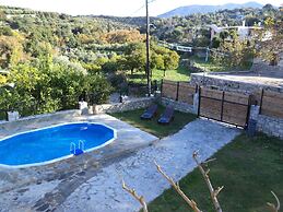 Rural Spacious Villa with Pool at Central Crete